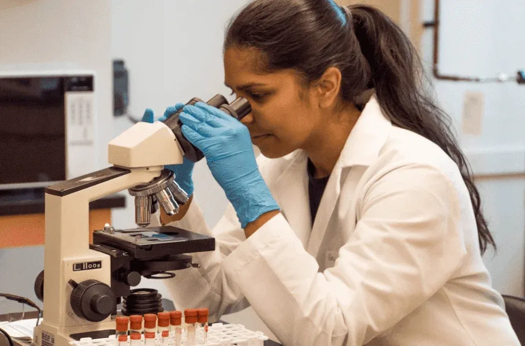 Scientific microscope used for medical discovery and pathology research